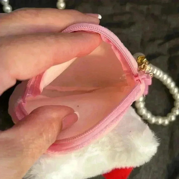 Hello Kitty and Cinnamon roll mini wallet with pearl bracelet. - Picture 3 of 6